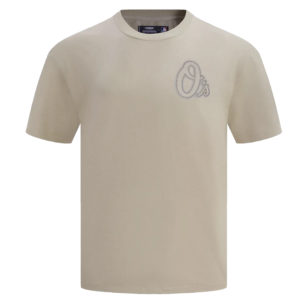 MLB BALTIMORE ORIOLES NEUTRAL MEN'S DROP SHOULDER TOP (TAUPE)